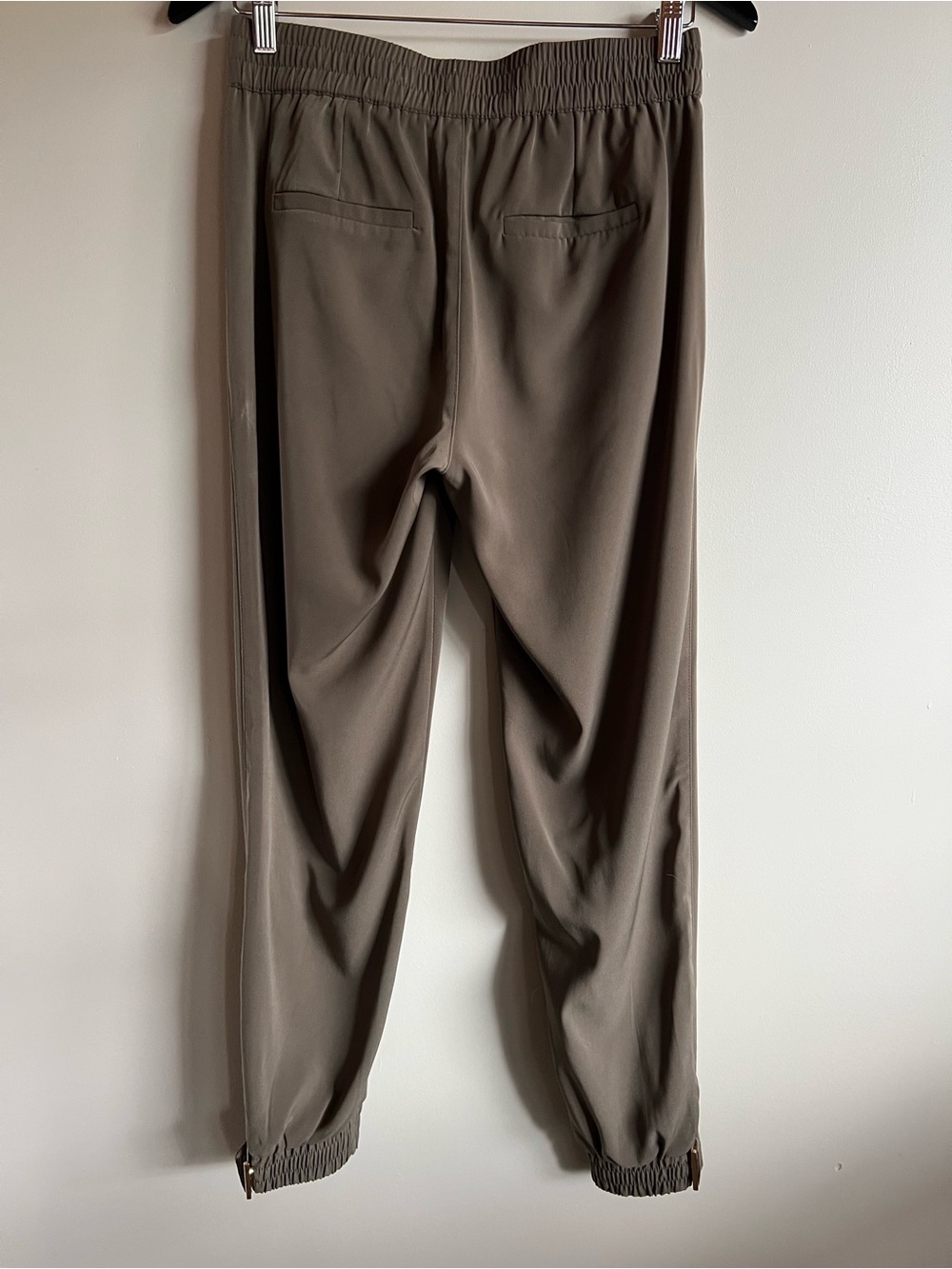Dynamite Olive Green Jogger Pants Petite Small Drawstring Ankle Cuff Athleisure - Picture 8 of 9